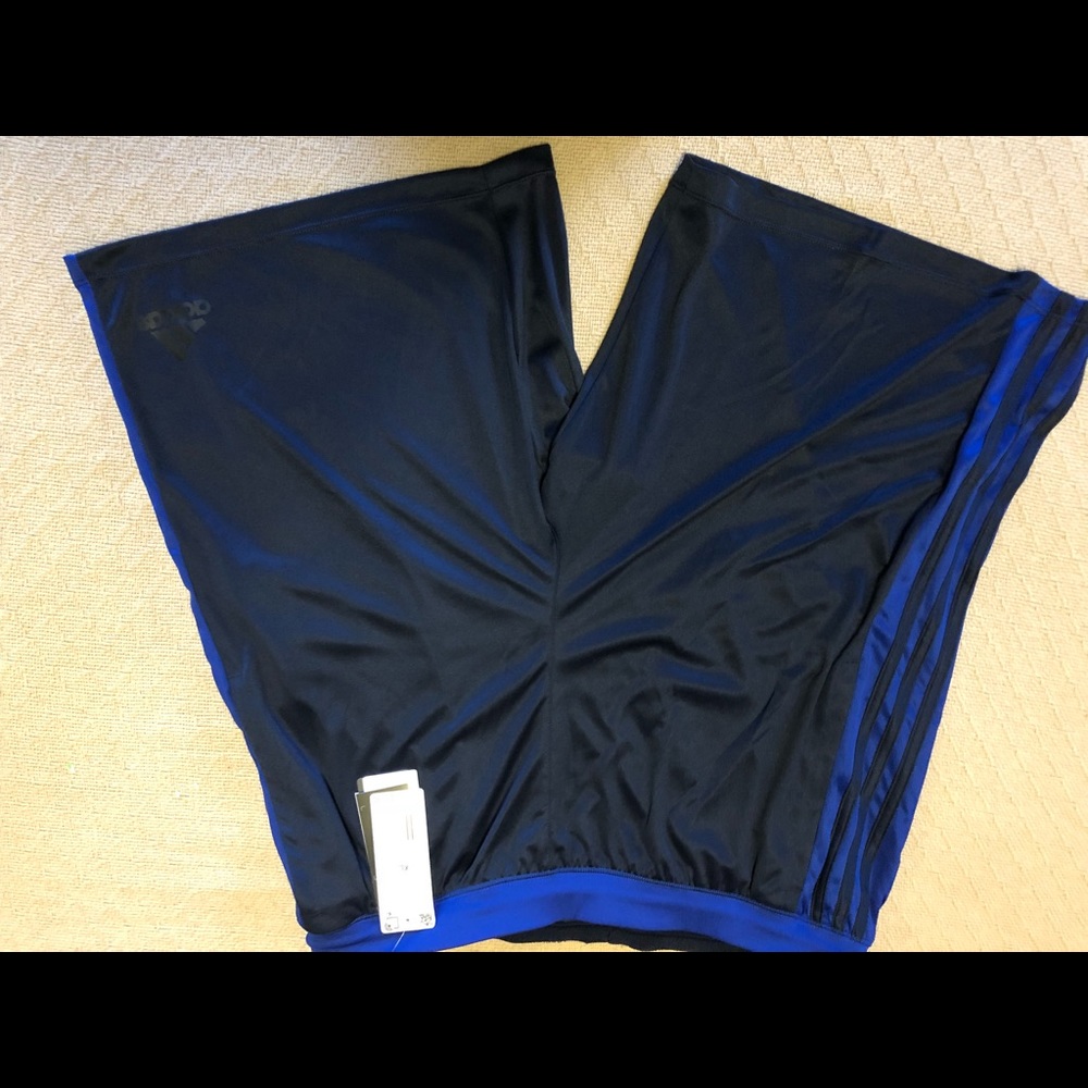 D2M 3 stripe shorts - Picture 3 of 3